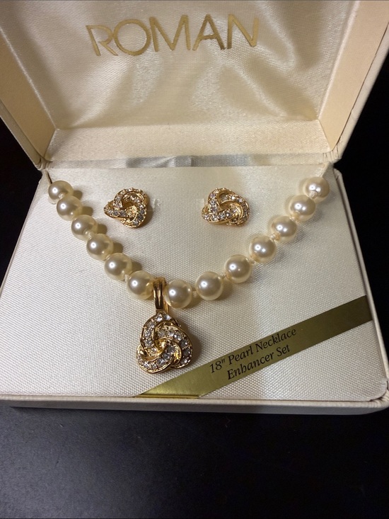 Roman Jewelry - Roman Gold & Pearl Necklace and Earring Set - Cream Pearls